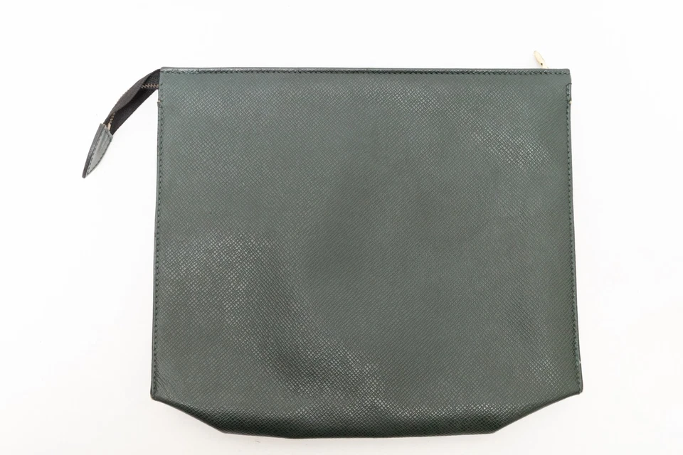 Auténtico bolso Louis Vuitton Pochette Taiga MM cuero verde Foto 3 de 4