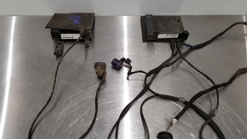 10 MERCEDES BENZ G550 463 TYPE REAR BUMPER WIRE HARNESS WITH SENSORS - Image 3 of 4