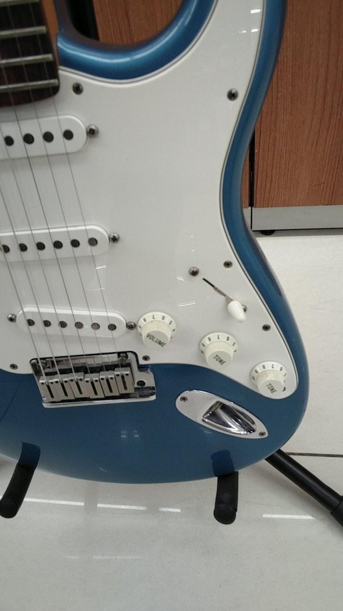 FENDER USA American Standard Stratocaster Electric Guitar-07 | eBay