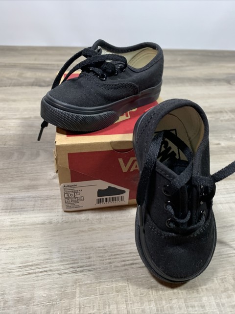 black authentic vans size 4