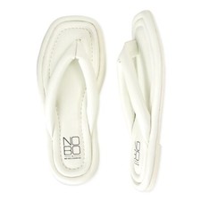 No Boundaries Women's Size 7 White Puffy Thong Flip Flop Sandals Memory Foam New