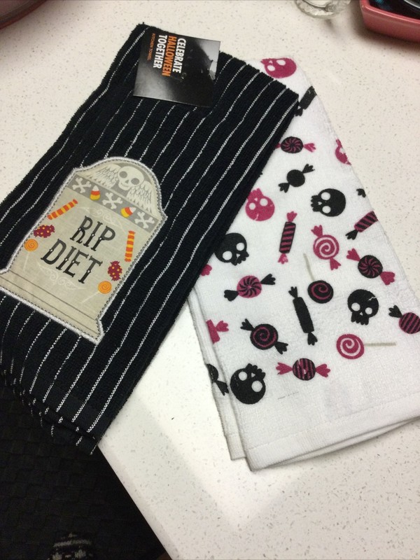 2 NEW HALLOWEEN KITCHEN  TOWELS TOMBSTONE READS RIP DIET SKULLS & ASST CANDY