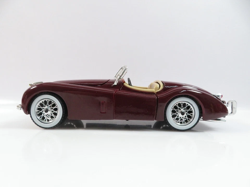 1:24 Bburago Jaguar XK120 #A362 - Bild 1 von 4