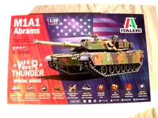 1/35 Italeri War Thunder Model Kit & Computer Game M1A1 Abrams # 35108