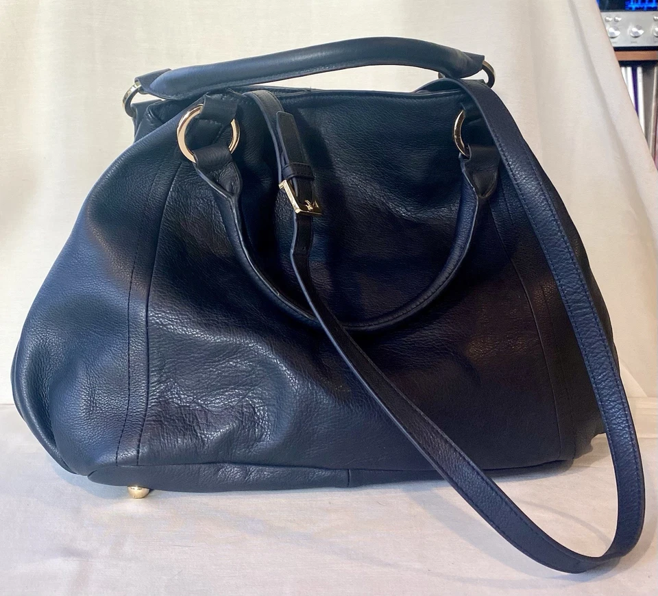 Женская черная кожаная наплечная сумка-хобо GILI GOT IT LOVE IT большая сумка - Изображение 2 из 4