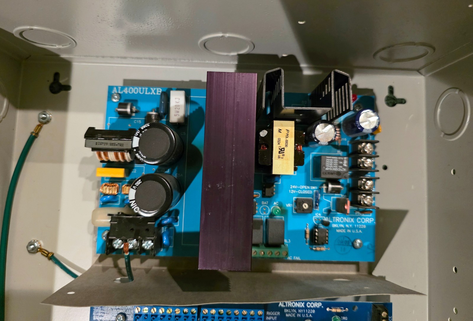 Altronix AL400ULACM Power Supply/Access Power Controller