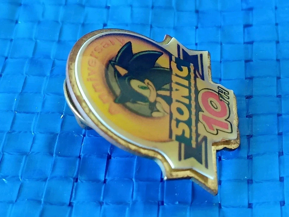 SONIC THE HEDGEHOG 10th ANNIVERSARY PIN E3 Memorabilia Promo - Sega Genesis RARE - Image 3 of 4