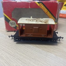 Hornby OO Gauge R.218 B.R. 20T Brake Van B952698 (White Roof)