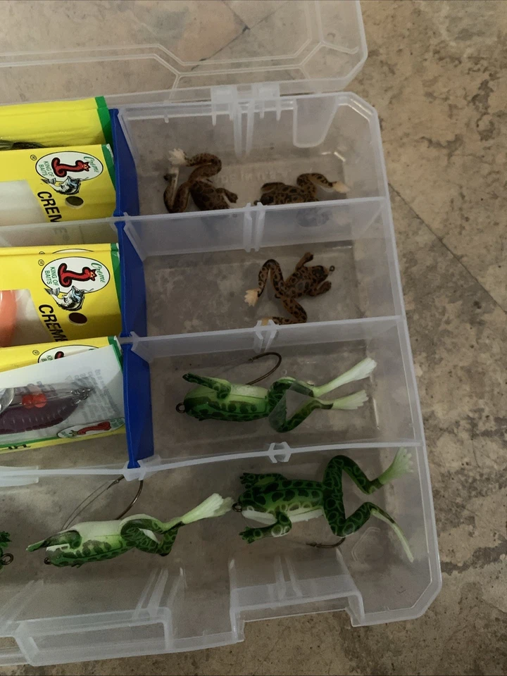 Caja Flambeau Crema Completa Gusanos y Ranas Sin Malezas Sin Usar Súper Lote Señuelos de Pesca Foto 4 de 4