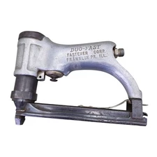 Duo-Fast Pneumatic Stapler Fastener Corp Air Staple Model DN-5418 1/2 or 9/16