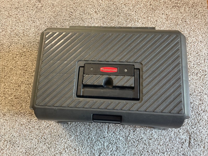 Rubbermaid Step Stool/ Tool Box With Inside Tray
