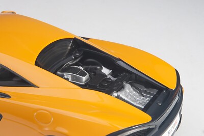 2016 McLAREN 570S ORANGE WITH SILVER WHEELS COMPOSITE 1:18 by