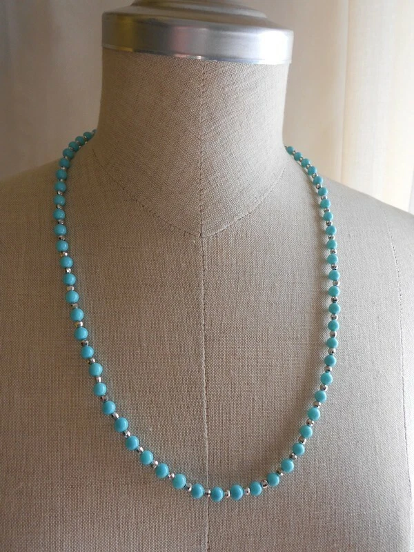 COLLANA IN VERE PERLE D'ACQUA DOLCE E ARGENTO 925%. Colore nero. - Immagine 2 di 4