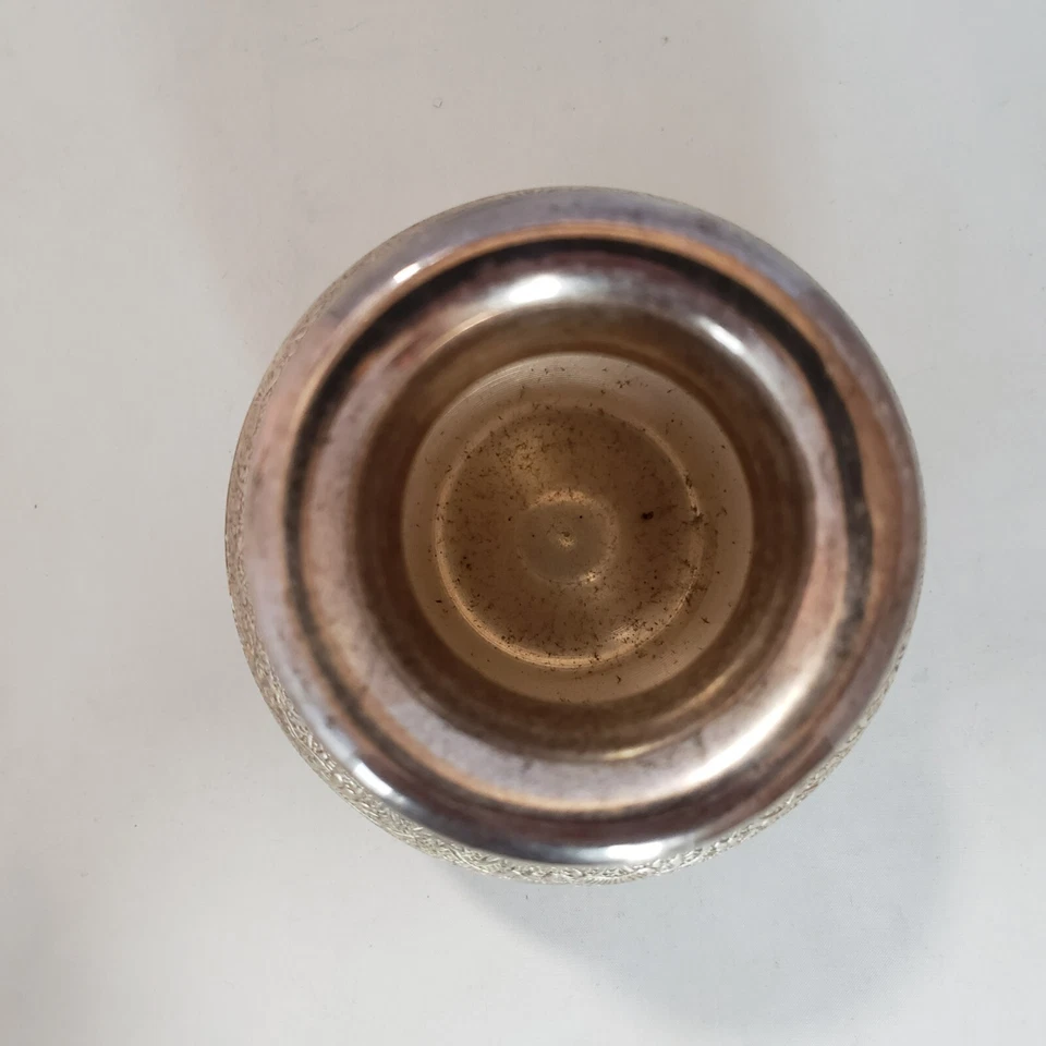 Florero plateado sumergido diseño intrincado comprado en Dubai 5 pulgadas H Foto 3 de 4