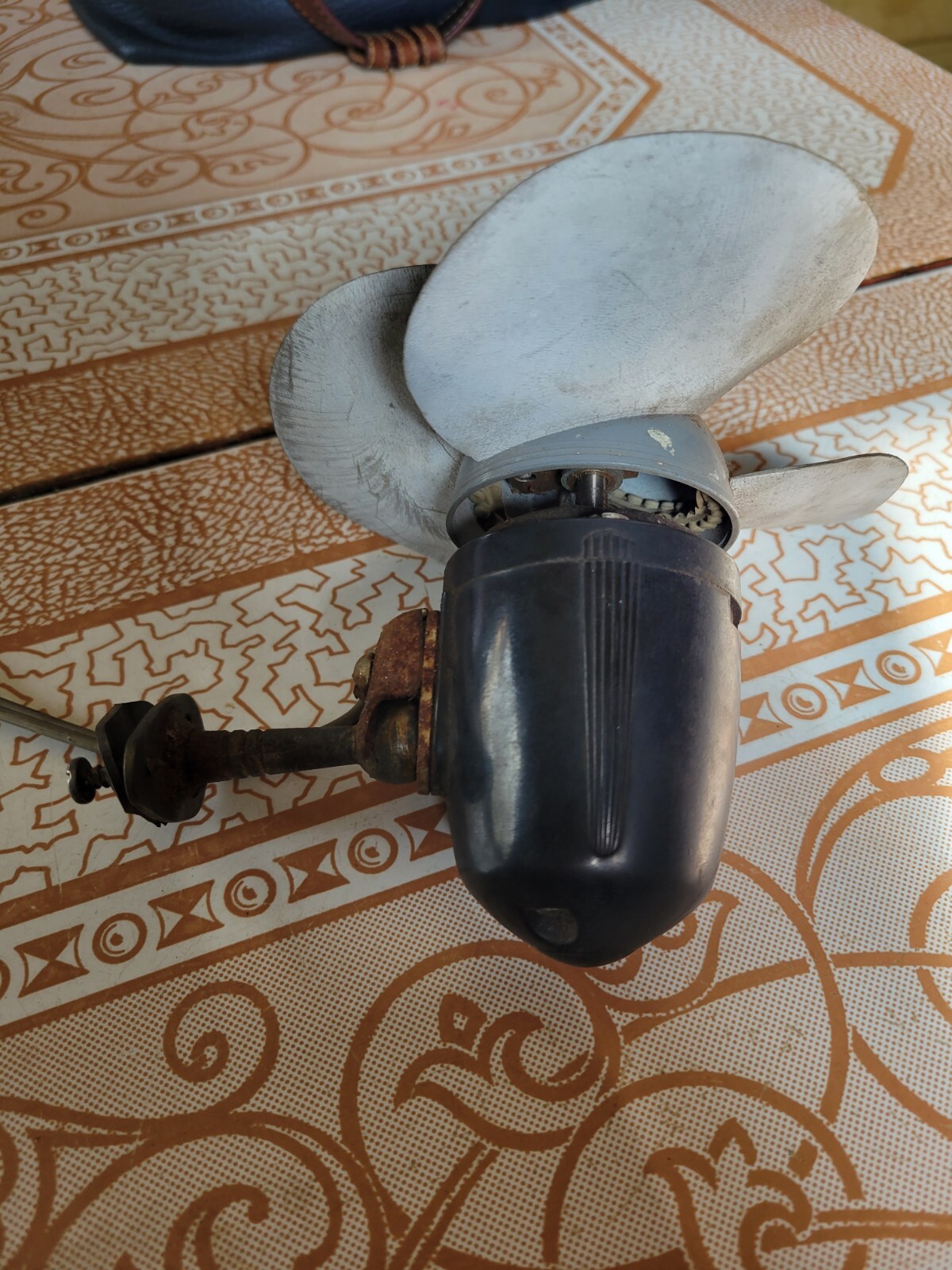 Vintage electric fan with automotive rubber blades for classic cars-image