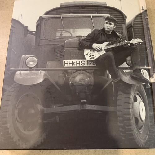 Lennon Legend Illustrated Biography Book & CD Set By James Henke Hardcover - Foto 11 di 12
