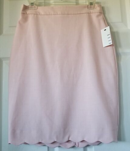 ELLE Pale Pink Pencil Skirt With Scalloped Hem Lined Women's Size 2 - NWT