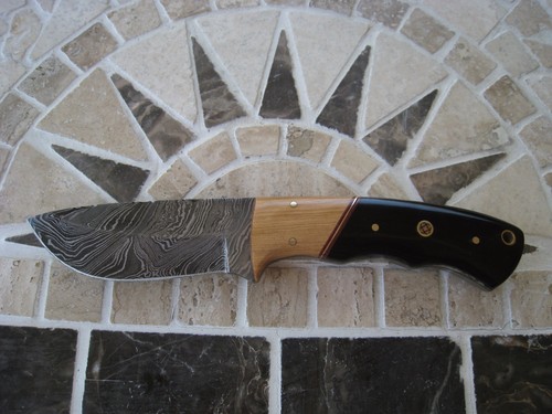 HANDMADE 8" HIGH Carbon DAMASCUS SKINNER KNIFE FULL TANG Olive Wood Buffalo Horn - Picture 4 of 7