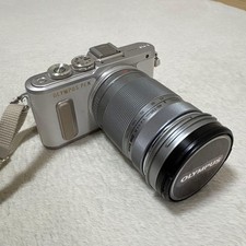 OLYMPUS PEN E-PL8