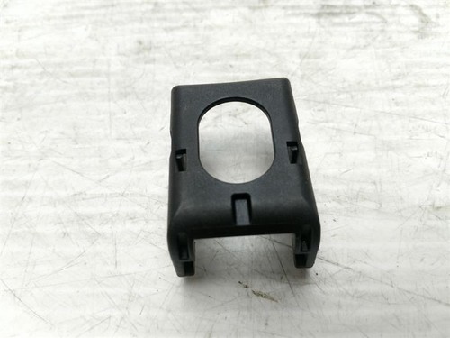 2010 BMW 335xi 335i 328i 328xi E90 E92 Ignition Coil Socket Locking Cap Retainer - Picture 2 of 12