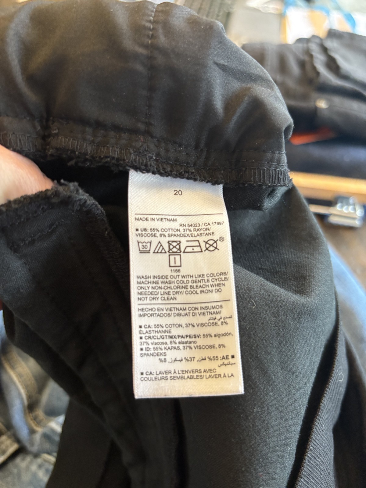 Old Navy Maternity Pixie Straight full panel blac… - image 4