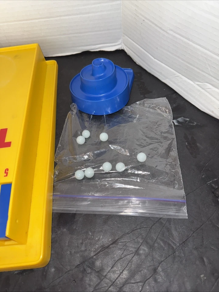 1976 Twizzle Game Vintage Schaper Manufacturing Co. Game Toy Used in Box - Image 3 of 4