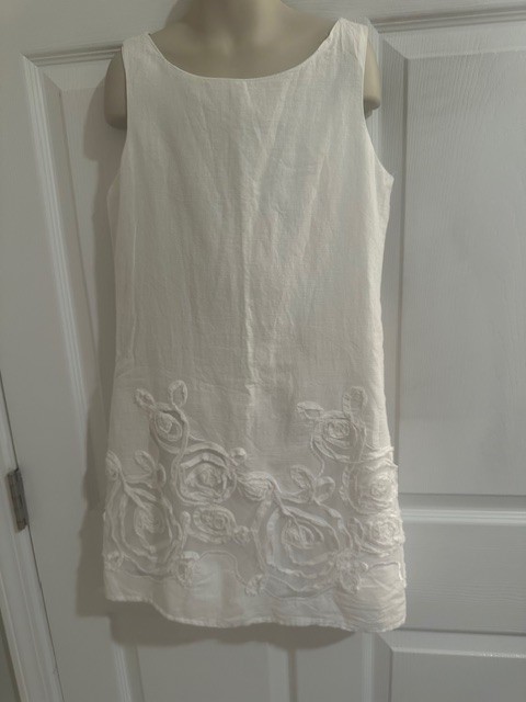 Maggie Breen Girls White Sleeveless Dress With Raised Floral Hem Design