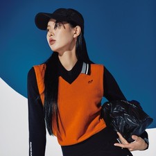 Genuine MASTER BUNNY EDITION Womens Back Logo Color Mix Knit Vest 