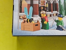 LEGO Creator Expert Winter Village Toy Shop (10249) Brand New Sealed Retired set