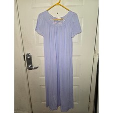 Vintage Women's Lavender Nightgown with Rose Embroidery Size Small