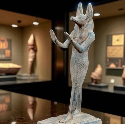 A RARE EGYPTIAN ANTIQUITIES OF AUTHENTIC PHARAONIC STATUE EGYPTIAN GOD ANUBIS BC