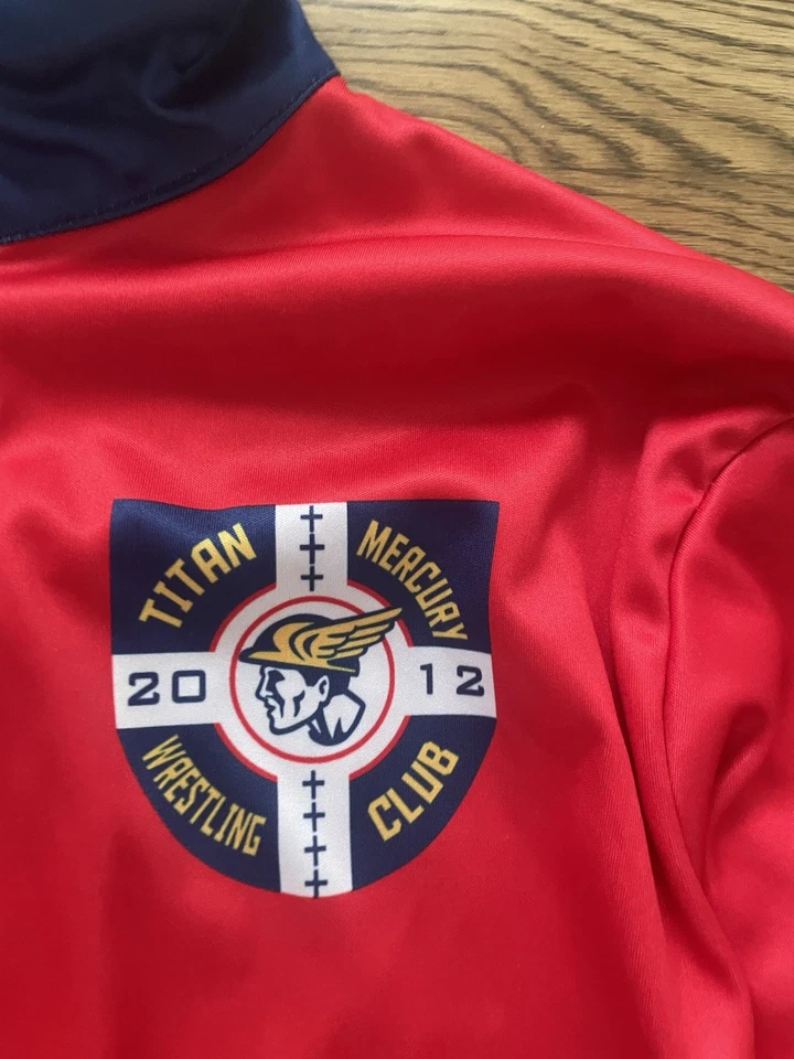 Chaqueta Pullover Grande Roja Spartan Titan Mercury Wrestling Club 1/4 Cremallera Calentamiento Foto 4 de 4