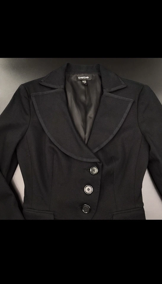 Bebe Blazer 女式黑色棉混纺三扣西装外套 2 码 — 第 3/4 张图片