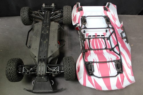 TRAXXAS 102076-4 MAXX SLASH 4WD BRUSHLESS 6S SCT 988 - Picture 4 of 4