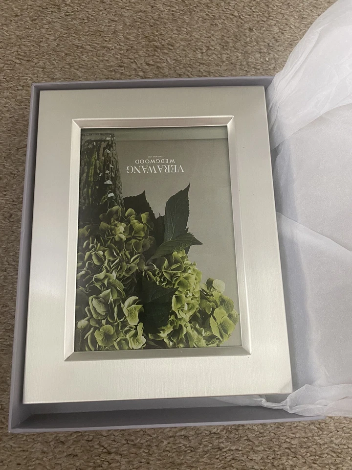 marco de fotos vera wang colección regalos placa plata recubierta 5 x 7 Foto 4 de 4