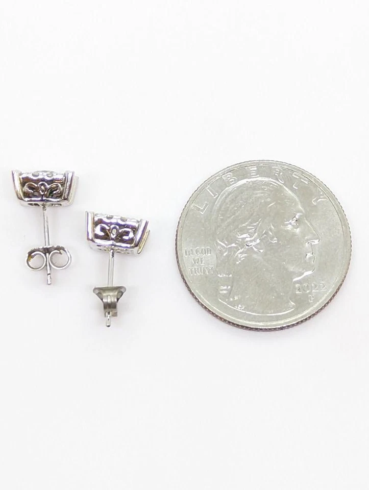 Impresionantes aretes Helzberg con racimo de diamantes brillantes de oro blanco de 10K 2,5 g Foto 2 de 4