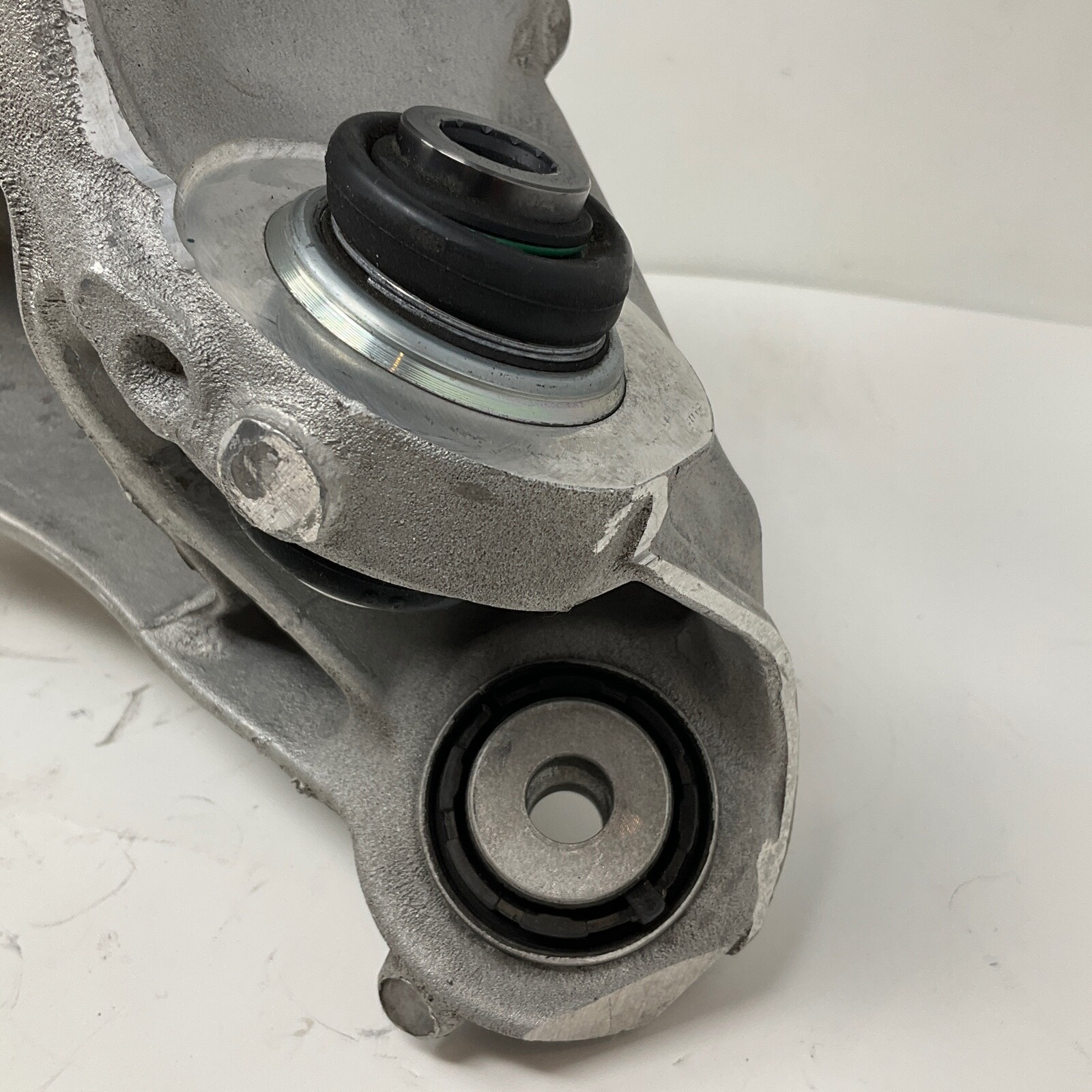 BMW G05 G06 G07 X5 X6 X7 Right Rear Suspension Knuckle 6876654 03R  