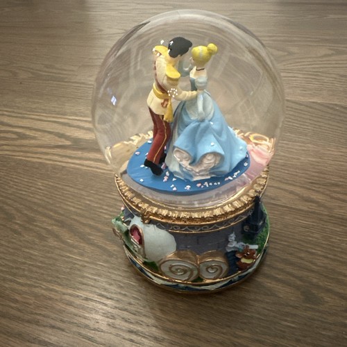 Disney Cenerentola Scatola Musicale Glitter Globo Acqua Globo Neve Musical Vintage NUOVO - Foto 8 di 8