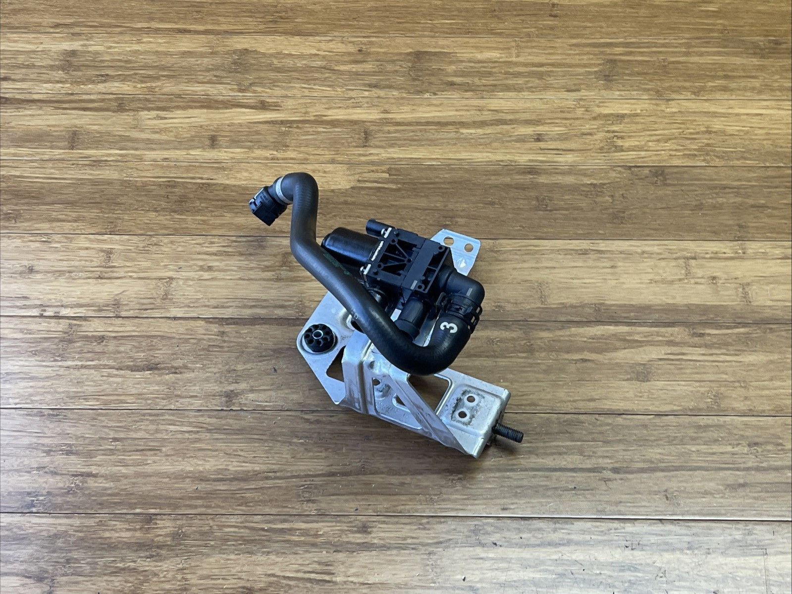 2014-2020 BMW i8 I12 HVAC System Changeover Valve W/ Hose & Bracket OEM