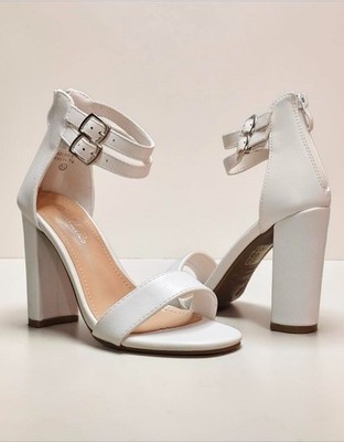 White Block Heel Sandals With Dual Ankle Straps & Back Zipper Closure Open Toe D