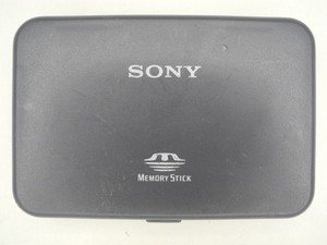 Sony Hard Carrying Case For 8x Memory Stick Cards (Original Larger Version)