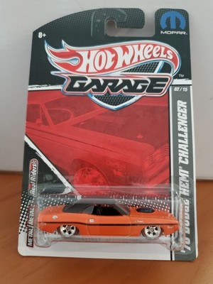 Hot Wheels 2011 Mopar Garage '70 Dodge Hemi Challenger Orange