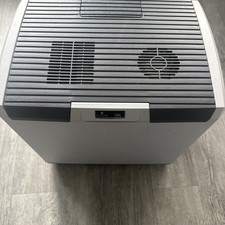 Hi-Gear 28L Portable Electric Cooler Box - 12V in Car, 240V UK Mains Sockets