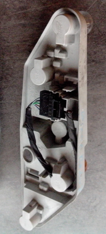Platine porte ampoules reparation feu arriere Droit Renault Modus 2 Grand Modus - Photo 2/2
