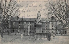 CP, 05, GAP, Place du Baron Ladoucette et Barracks 79265