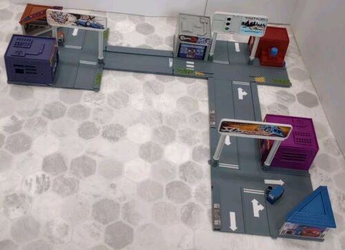 Hot Wheels City Set Downtown District Play Set Used Missing 2 Mini Signs - Picture 8 of 8