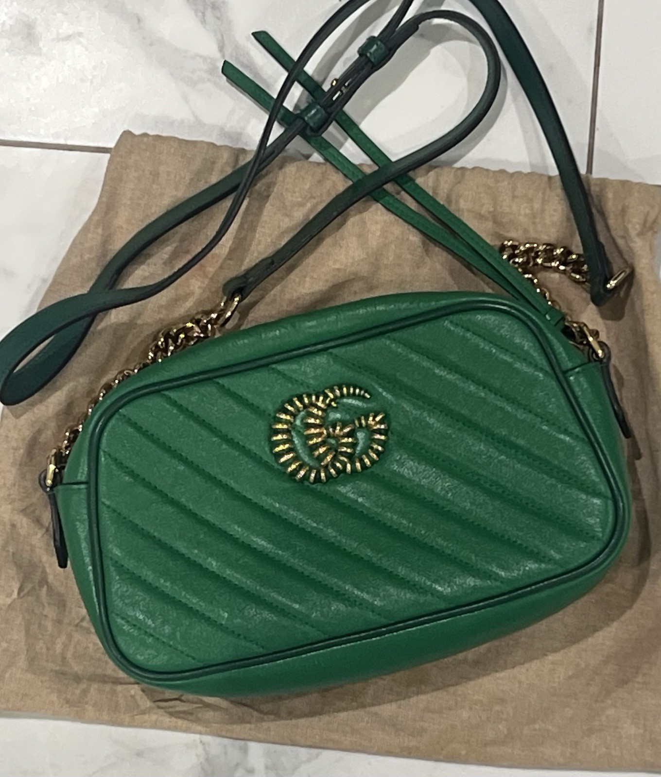 AUTHENTIC GUCCI EMERALD GREEN CAMERA BAG – With O… - image 4