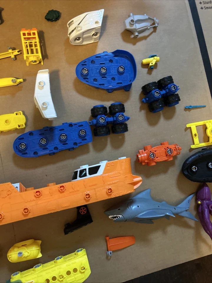 Mattel Matchbox Shark Ship Set Mega Rig Incomplete - Image 4 of 4