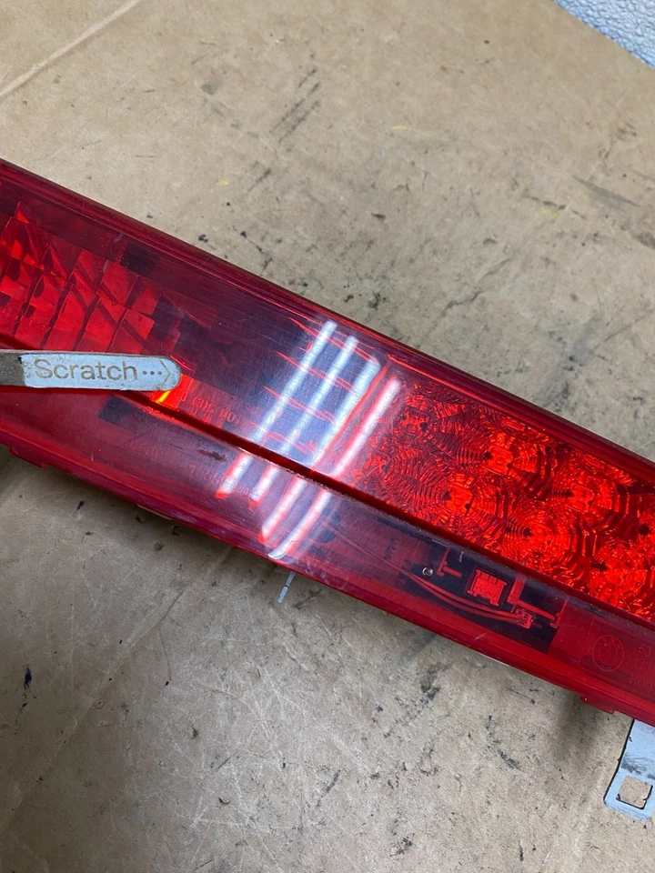 Lanterna traseira interna do passageiro direito BMW 7-Series 745i 760i 2002 a 2005 fabricante de equipamento original T3174 - Imagem 4 de 4