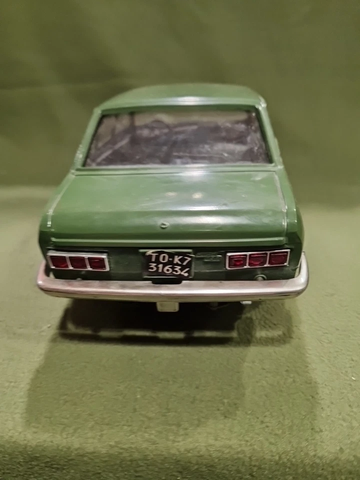 POCHER 31 FIAT 132 PLASTICA SCALA 1:10 CM 32 - Immagine 4 di 4